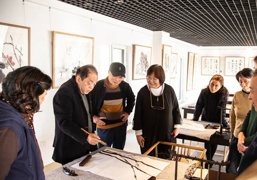 爱莲湾活动回顾 | 国画体验入门课(图7) 爱莲湾活动回顾 | 国画体验入门课(图7)