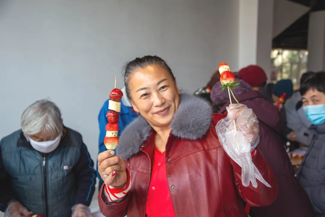 爱莲湾活动回顾 | 制作冰糖葫芦(图4) 爱莲湾活动回顾 | 制作冰糖葫芦(图4)