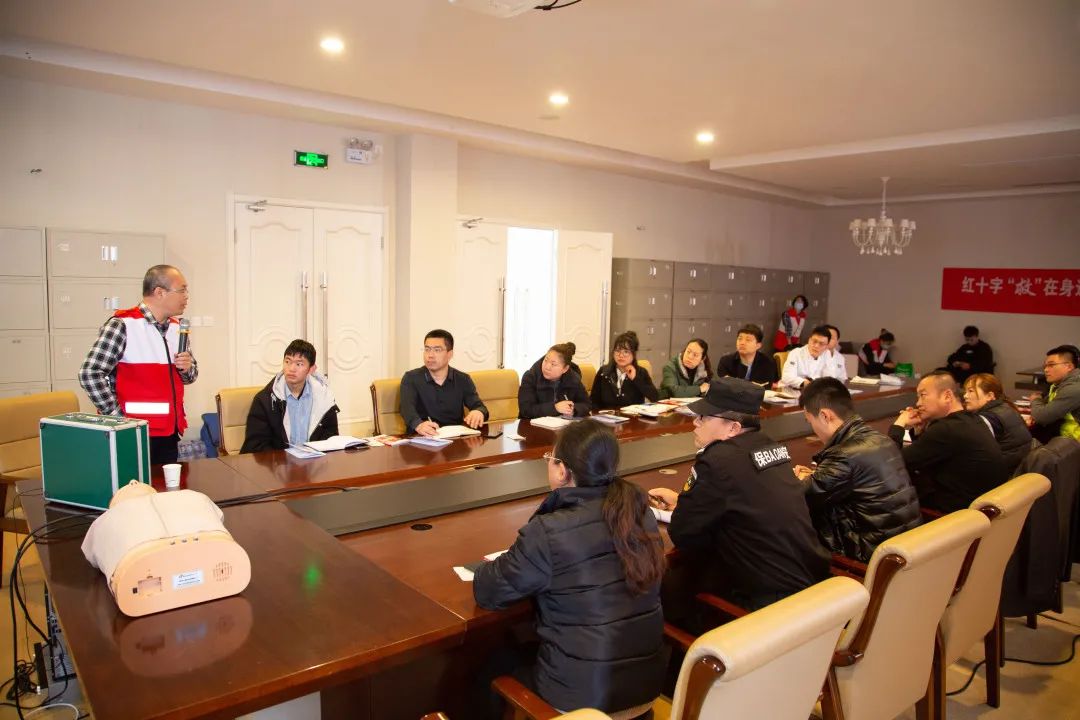 爱莲湾热点 | 红十字会“救”在身边应急救护志愿服务活动(图3) 爱莲湾热点 | 红十字会“救”在身边应急救护志愿服务活动(图3)
