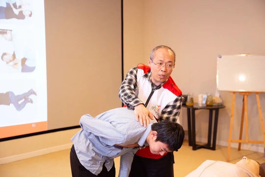 爱莲湾热点 | 红十字会“救”在身边应急救护志愿服务活动(图6) 爱莲湾热点 | 红十字会“救”在身边应急救护志愿服务活动(图6)