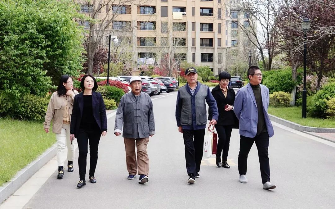 爱莲湾热点 | 著名艺术家李文启老师被聘为爱莲湾艺术学院名誉院长(图3) 爱莲湾热点 | 著名艺术家李文启老师被聘为爱莲湾艺术学院名誉院长(图3)